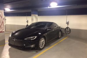 Amenities - Parking Tesla
